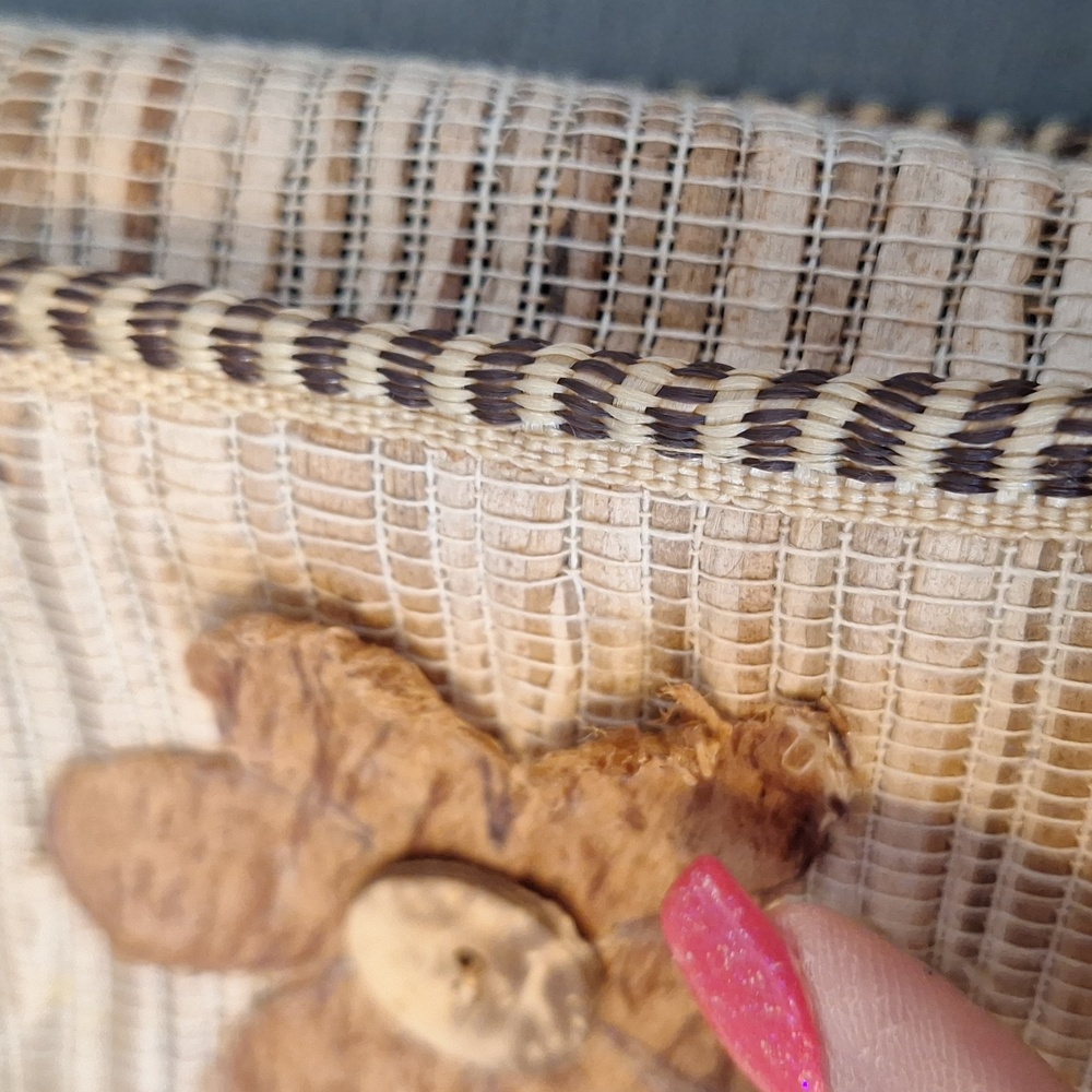 Elegant Unique Tan Flower Detail Wooden Handle Handbag. NWOT - Picture 2 of 9